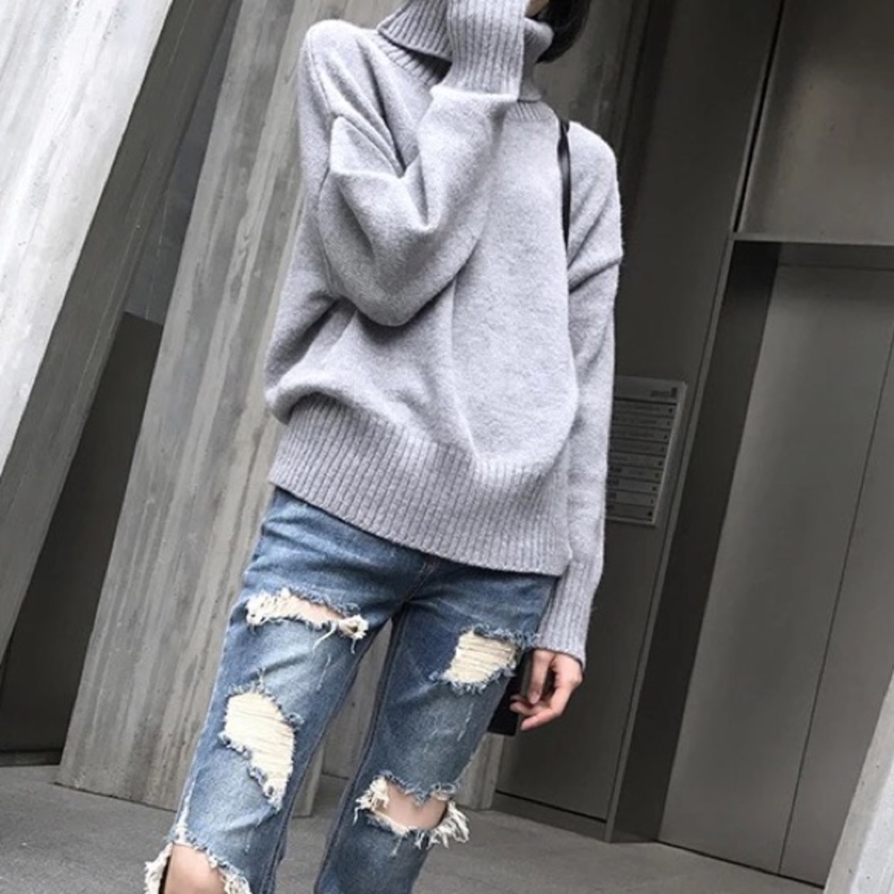 Clean out sale! 🔥 New Grey Designer Sweater